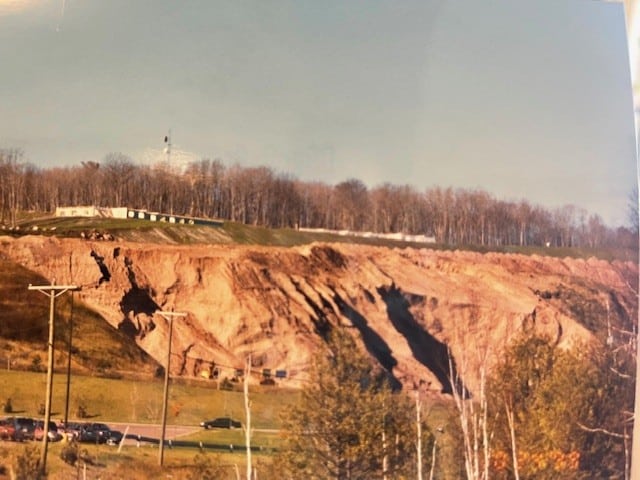 Bluff 3